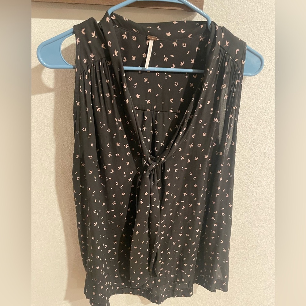 Free People Black Floral Button-Up Blouse Size Medium - Picture 2 of 6